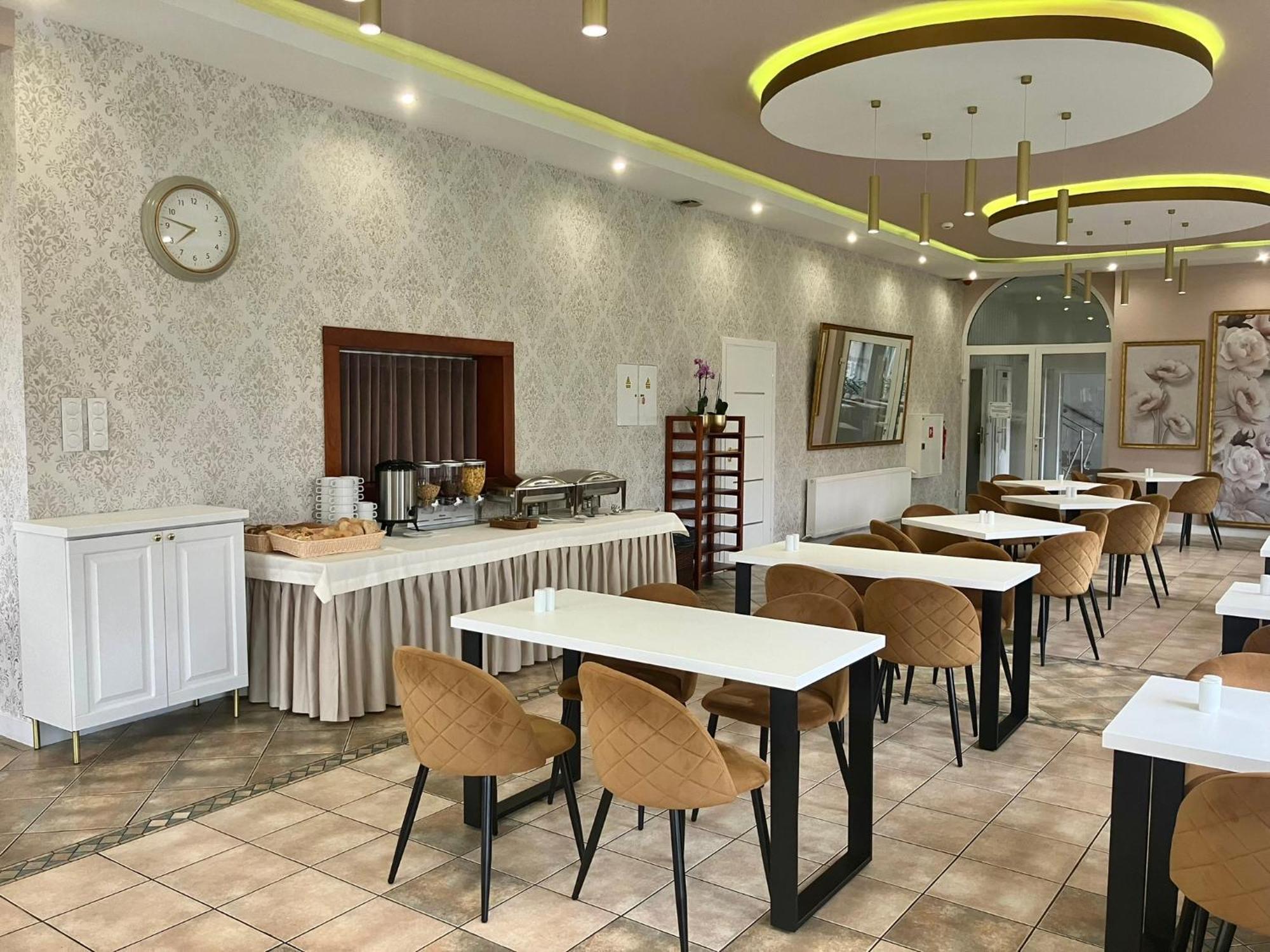 웨바 Osrodek Wczasowy Magnat B&B 외부 사진